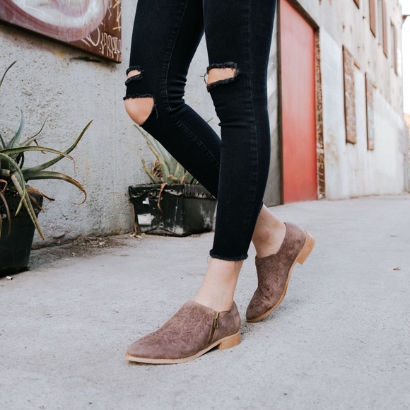 Mi.iM 'Ashley' Booties. - Picture 3 of 4